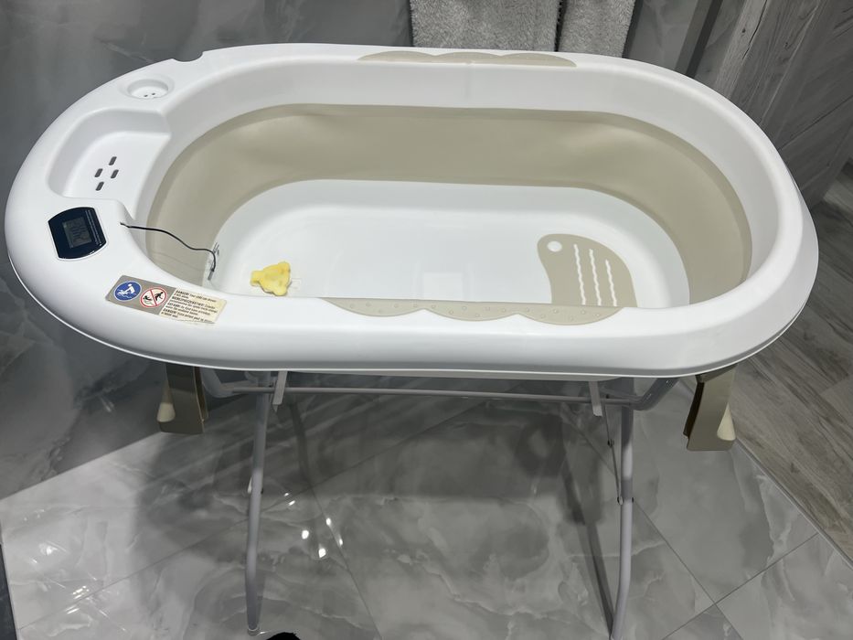 Wanienka składana ze stojakiem i termometrem Primabobo