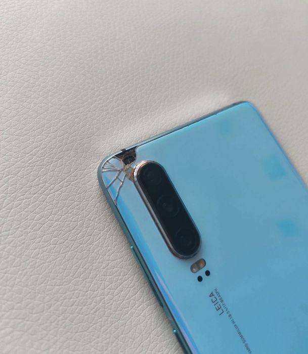 Telefon Huawei p30 z etui