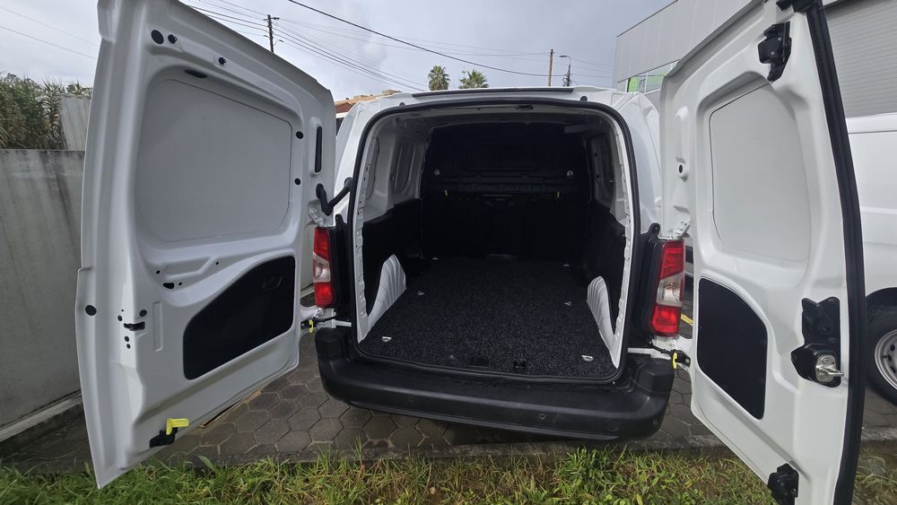 Fiat Doblo Comercial 15000km 5anos garantia 3 lugares IVA dedutível