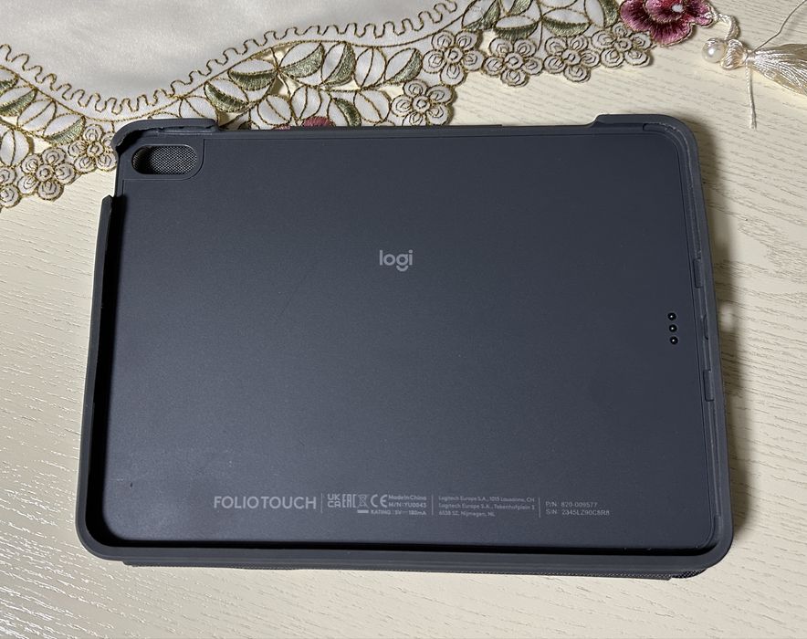 Logitech Folio touch iPad Air (4th and 5th generation)