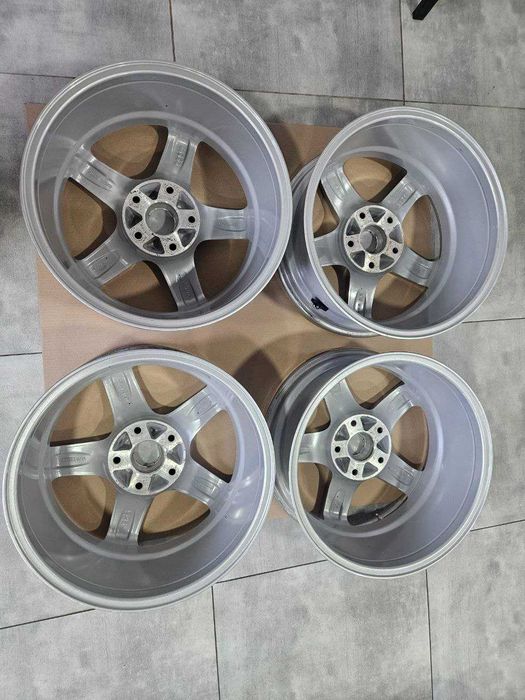 Диски Alutec 5/130 R18 8J ET52 dia71.6mm