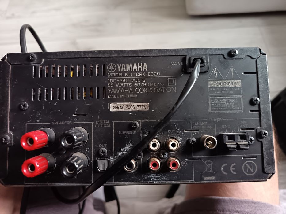Wyposazona wWzmacniacz stereo wieza Pianocraft Yamaha crx e320 usb