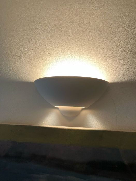 Lote de 12 apliques de parede brancos, meia-lua