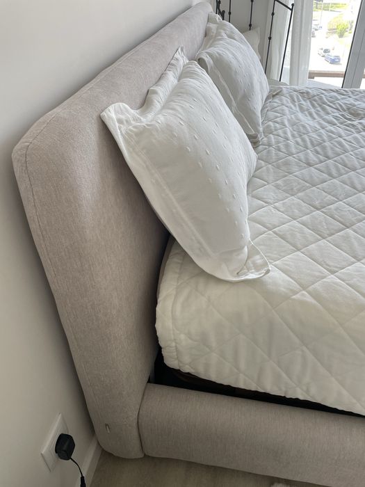 Cama bege + estrado 160x200 nova