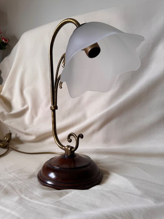 Candeeiros de Mesa Vintage (Par) – Estilo Romântico, Madeira e Vidro Fosco