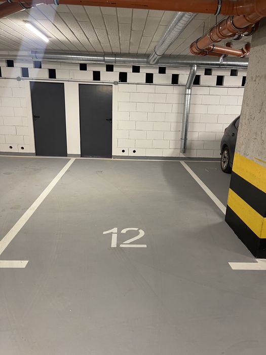 3-кімнатна квартира з подвірʼям та паркінгом Краків