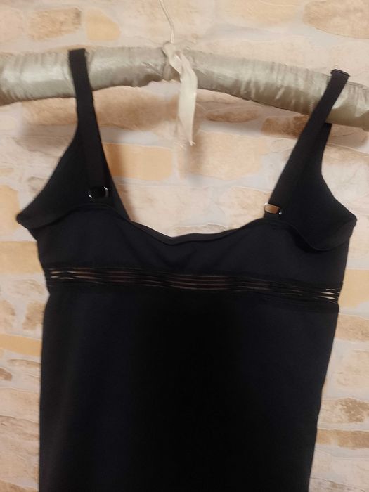 (40/L) Triumph/ Czarna Halka Mocno modelująca z Londynu