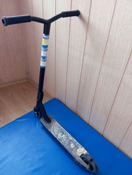 Продам трюковий самокат