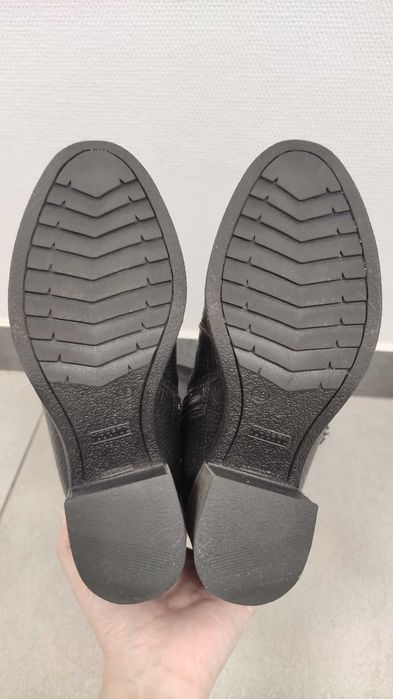 Жіночі шкіряні чоботи чорні. Розмір 38/Женские кожаные черные сапоги