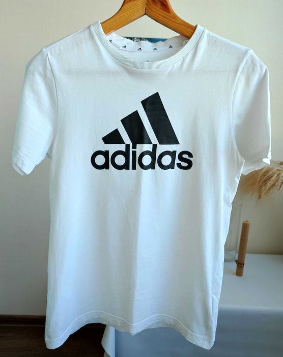 Оригінальна футболка Adidas