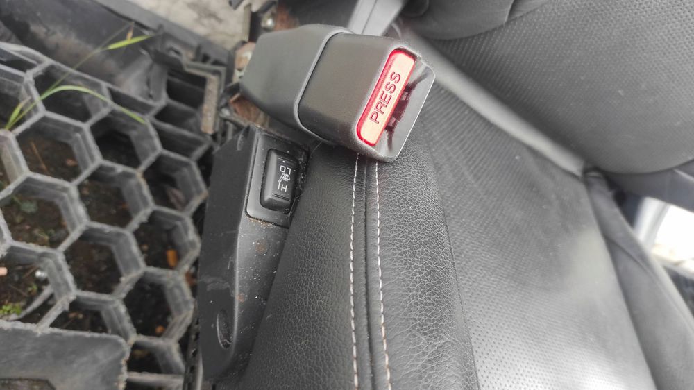 fotel kierowcy przód lewy skóra rhd uk mitsubishi asx 2010-