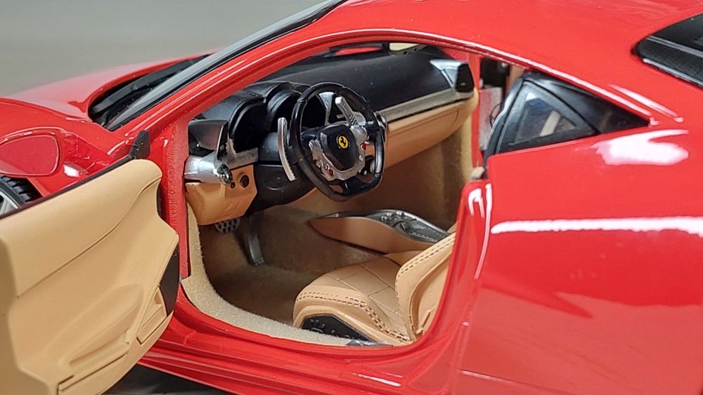 Модель Ferrari 458 Italia Hot Wheels 1:18