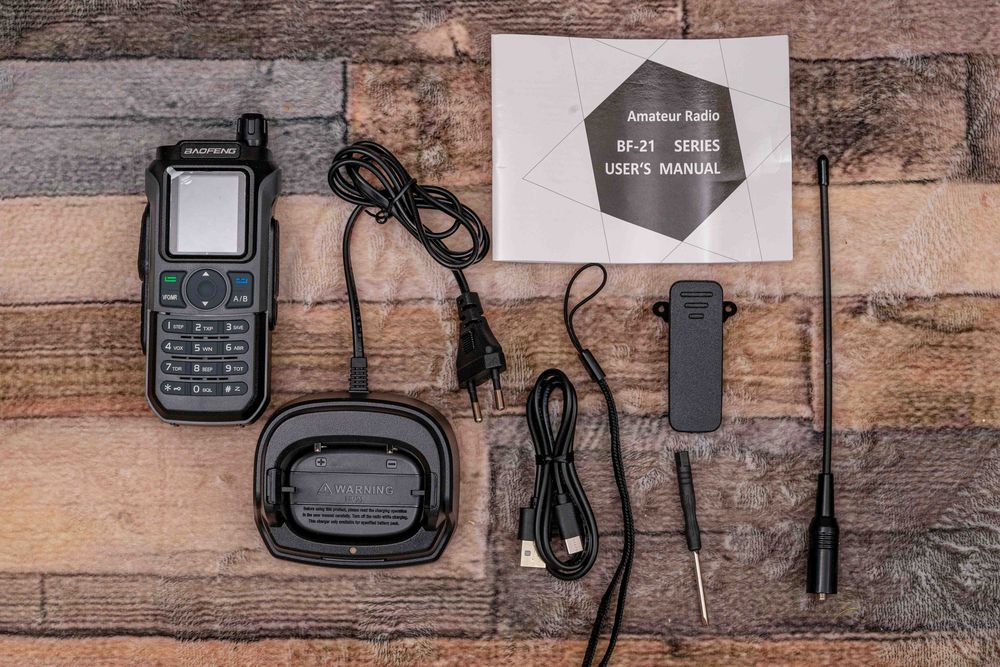 Radio amador tribanda! Baofeng UV-21 PRO, Novo.