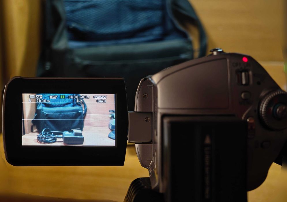 Panasonic SDR-H250EE-S + 2 батареї, зарядне та сумка