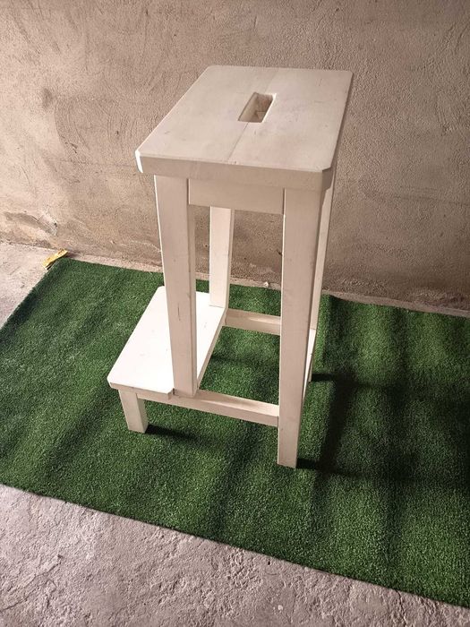 Banco expositor para lojas