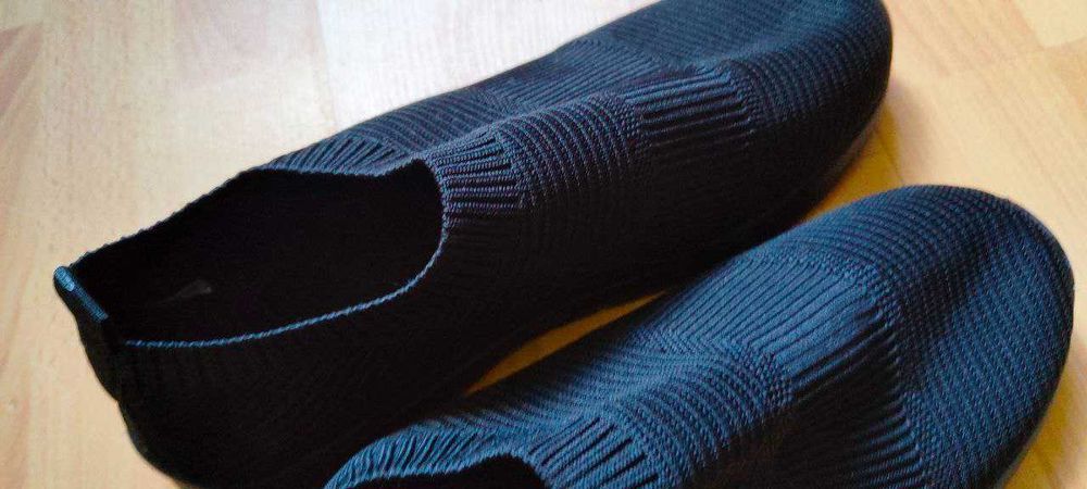 Взуття 42 р. Нові