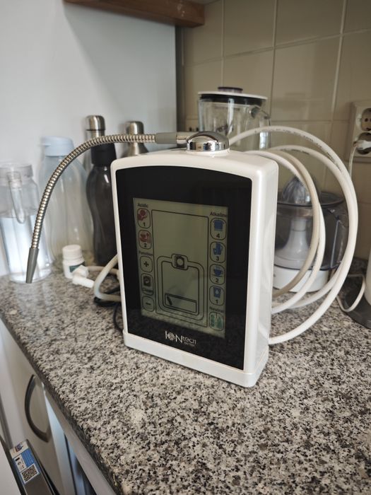 Máquina de filtrar e Ionizar Água (IONTECH)