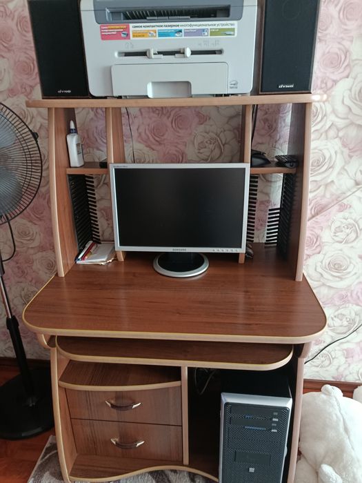 Компьютерный стол