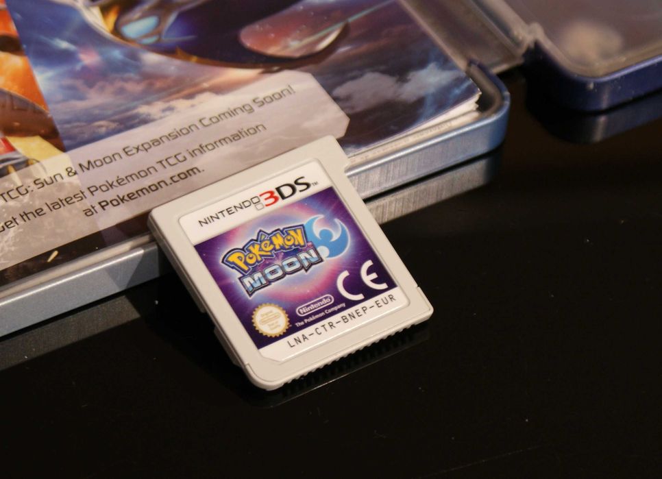 Gra Pokemon Moon Steel box Nintendo 3DS jak nowa