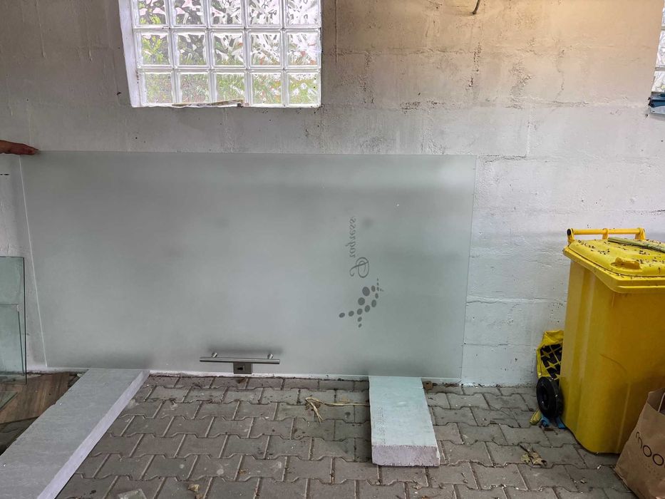 Drzwi szklane plus ścianka system przesuwny