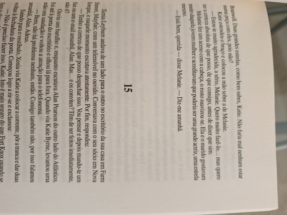 Portes grátis Livro "O Triunfo de Katie Byrne"