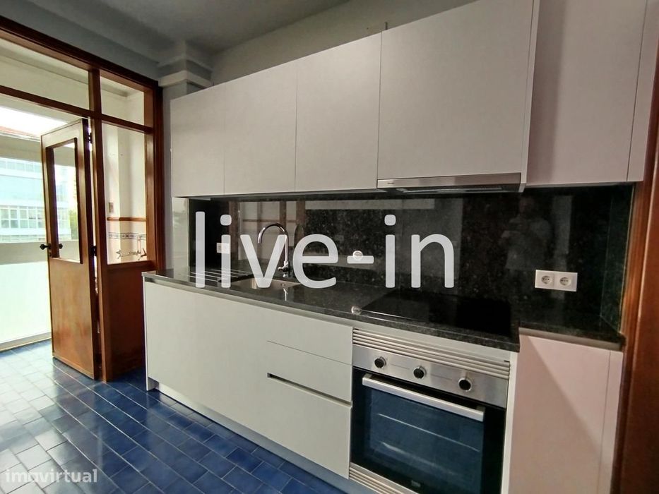 Apartamento T3 junto à Escola Mário Sacramento