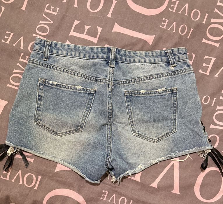 Джинсові шорти, спідниці