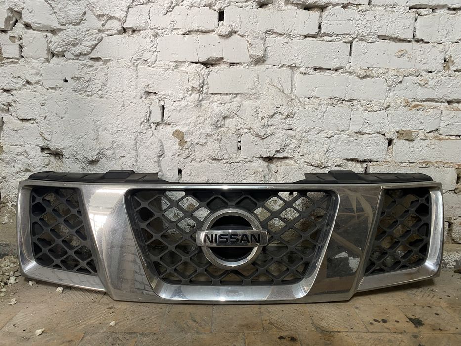 Решітка радіатора Nissan Navara D40 Pathfinder R51 навара патфандер