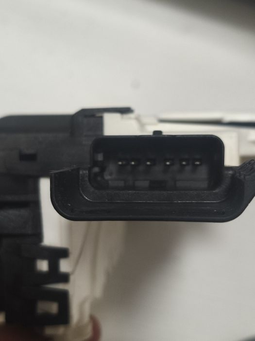 Лівий дверний замок до Пежо Партнер (кузов В9))