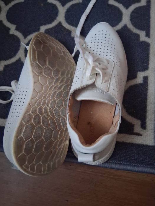 Lekkie adidasy damskie