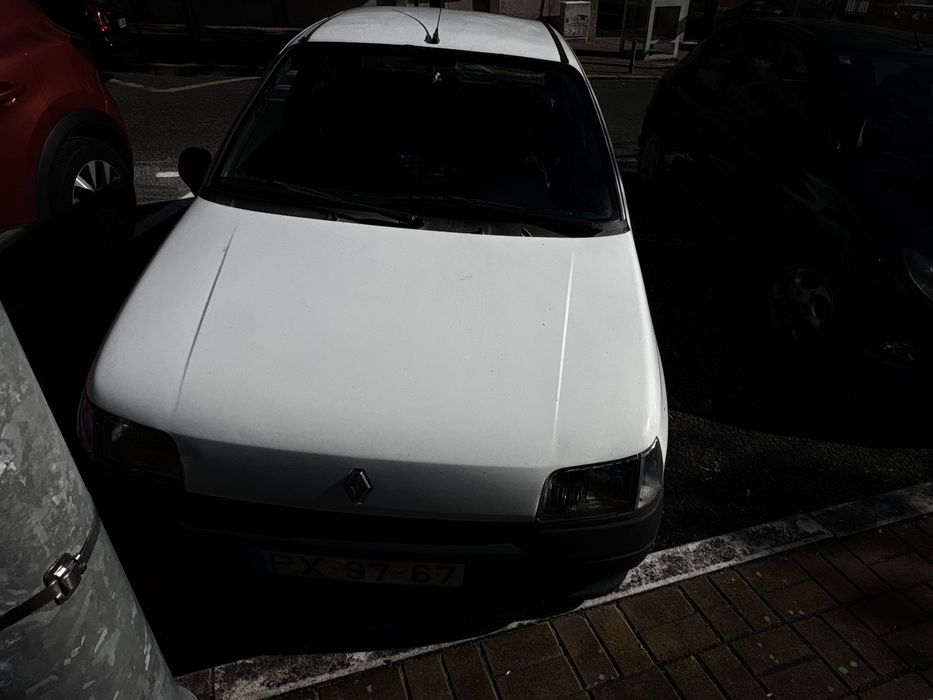 Carro, Renault clio