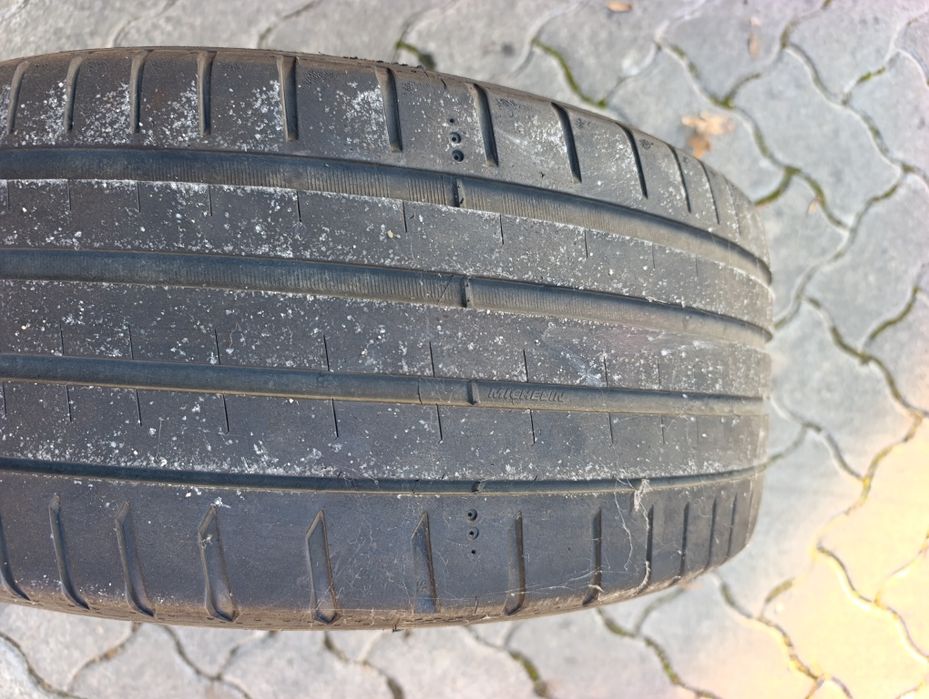 Pneus Michelin  225/18/45