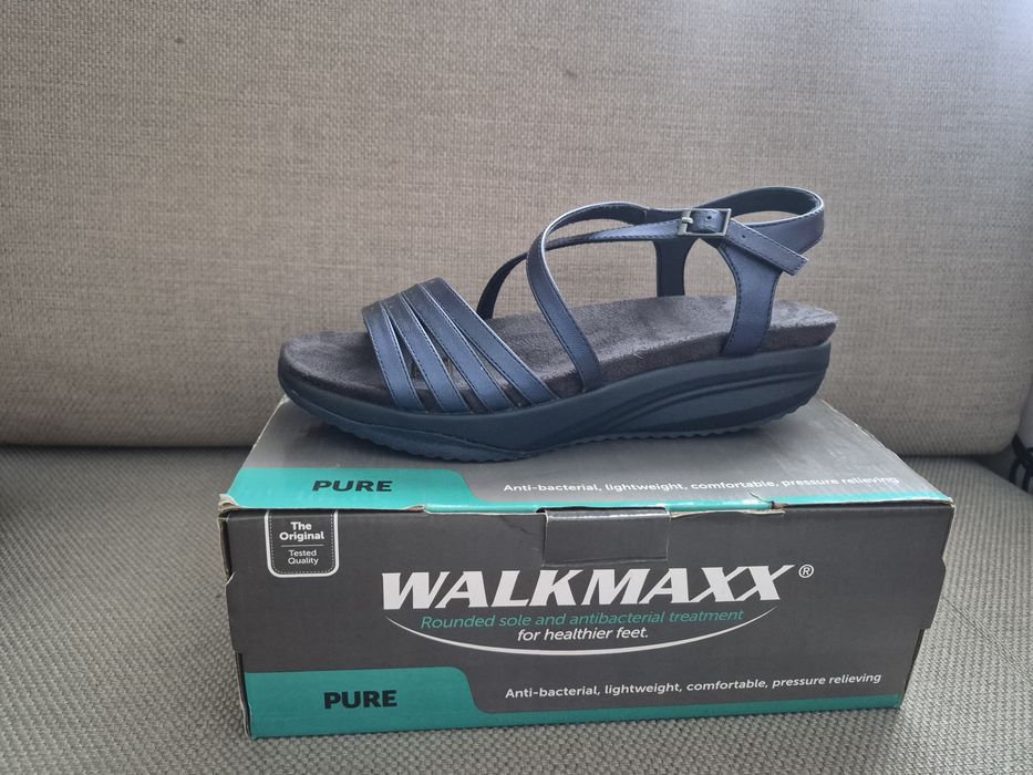 Продам босоніжки