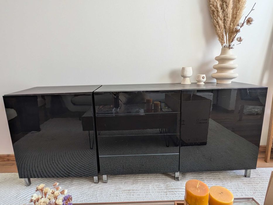 Aparador IKEA BESTÅ preto com pés - 180 cm