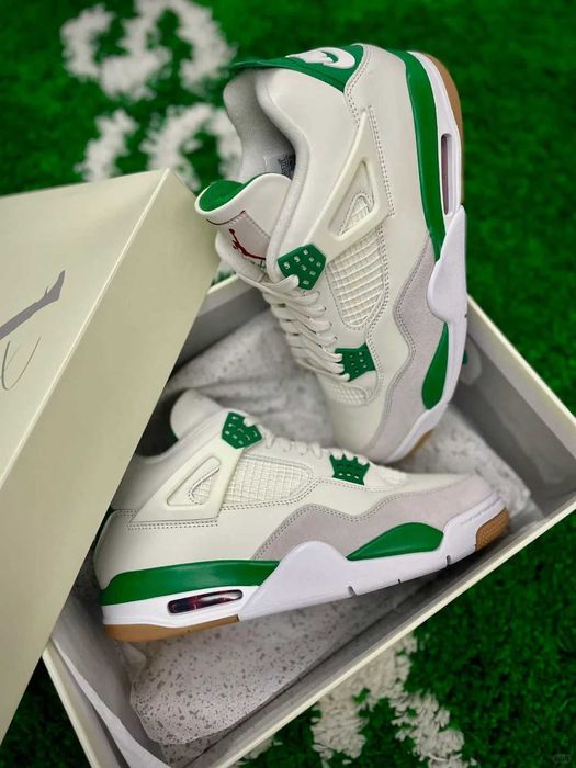 Jordan_4_Retro_R. 44,5