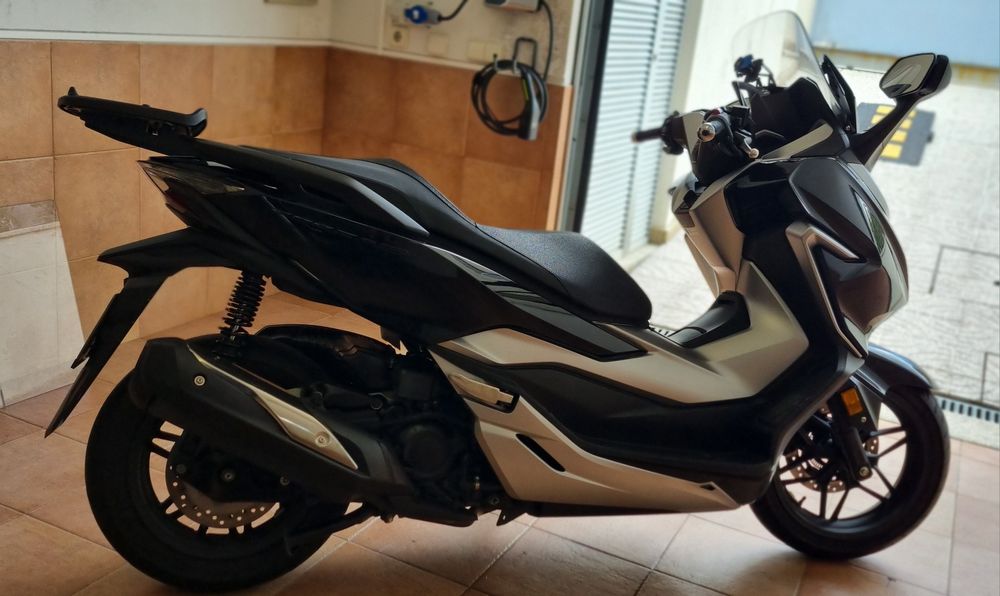 Honda Forza 300  ABS TCS LED + Top Case