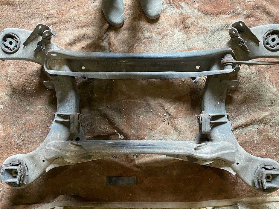 Підрамник задній балка Mercedes-Benz W220 3.2CDI Мерседес A2203506700