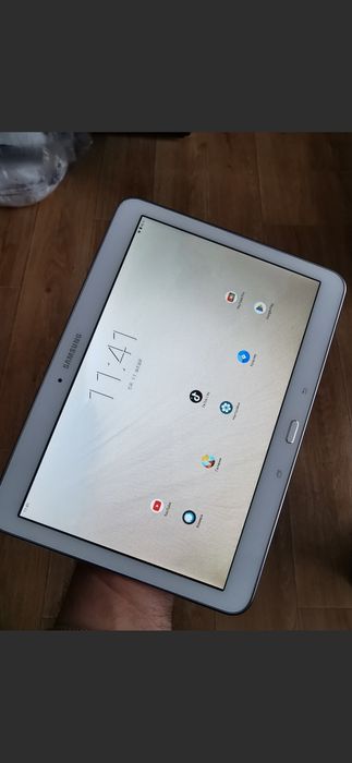 Планшет Samsung Galaxy Tab 4  10.1 дюйм  android 10   100%  ідеальний