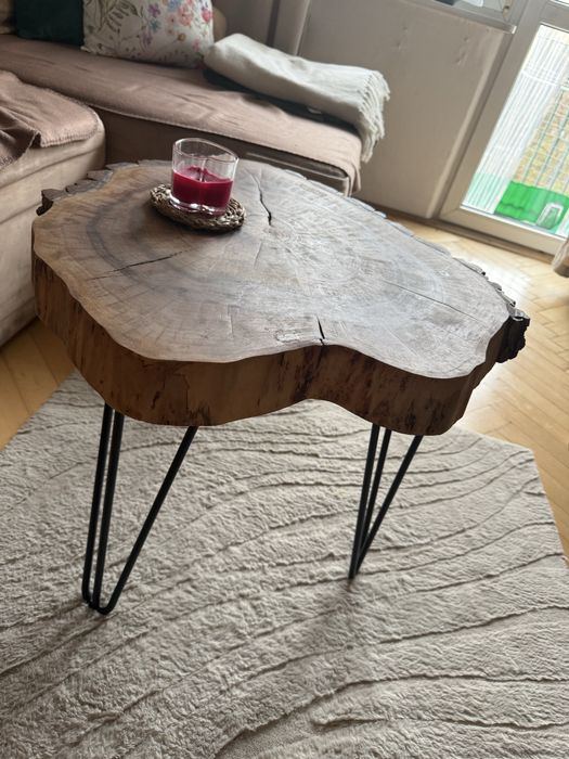 Drewniany stolik kawowy