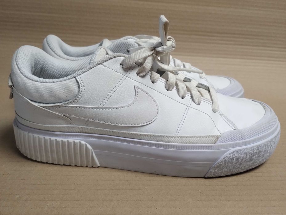 buty sportowe 40,5  Nike Court legacy