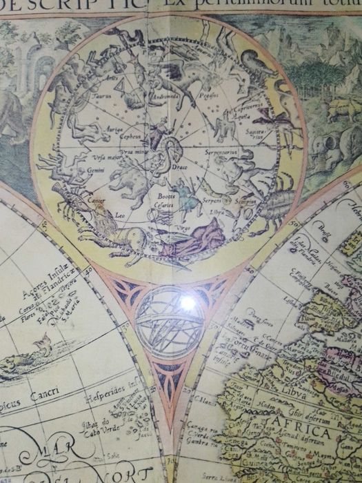 quadro mapa mundo antigo acho que é em latin