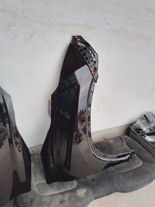 Крило ліве праве на Toyota Highlander Хайлендер 20-24 року