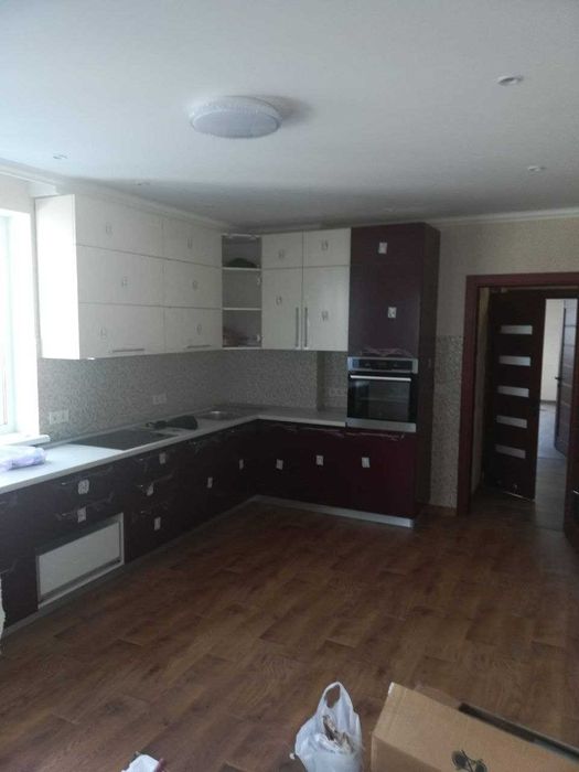 Поклейка шпалер - штукатурка стен - ремонт хати, ремонт квартир