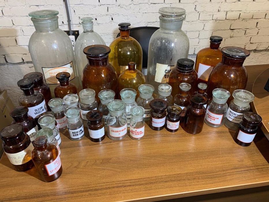 Медичні старовинні ємкості