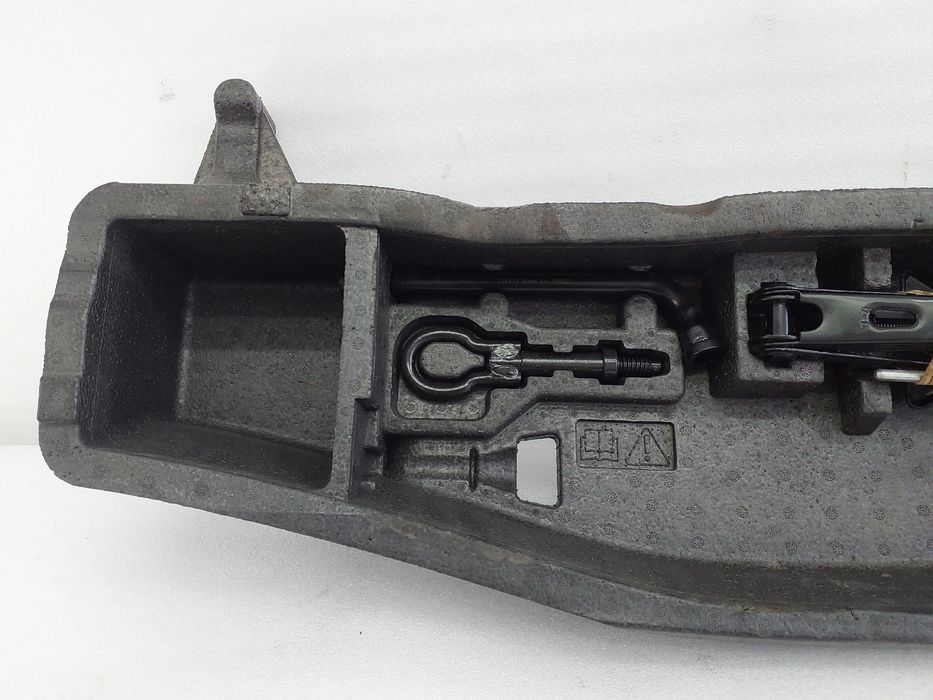 Kit de roda suplente FORD Focus III Carrinha