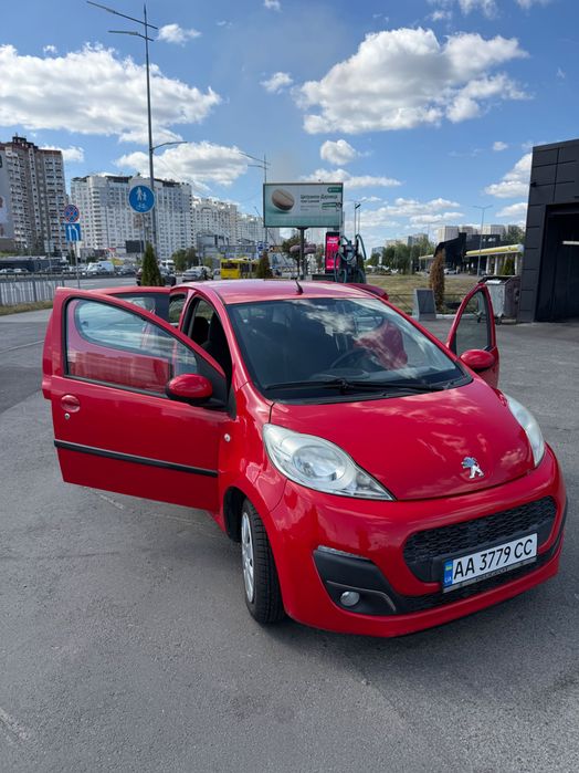 Авто PEUGEOT 107
