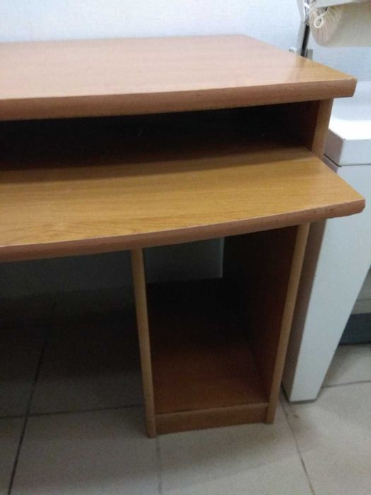 Стол письменный для дома или офиса 120*55 см. БУ