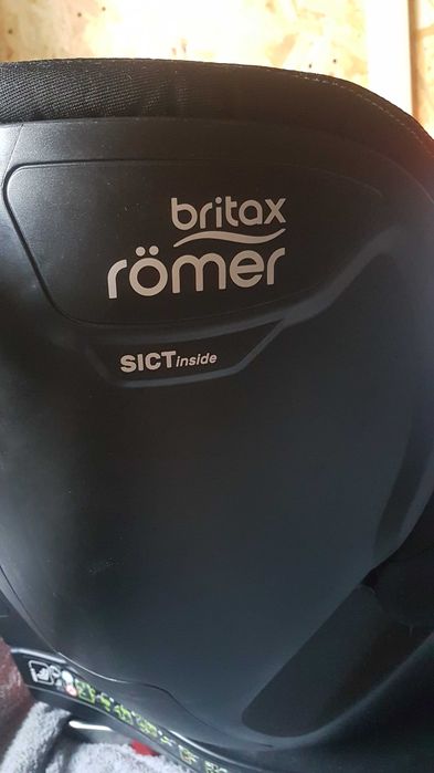 Fotelik Britax Romer Dualfix M i-Size, 61-105 cm, do 18 kg