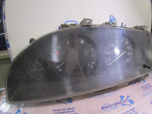 Quadrante / painel de instrumentos TOYOTA Corolla Compact (_E9_)