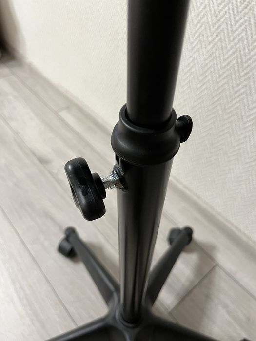 Стол подставка для наращивания волос